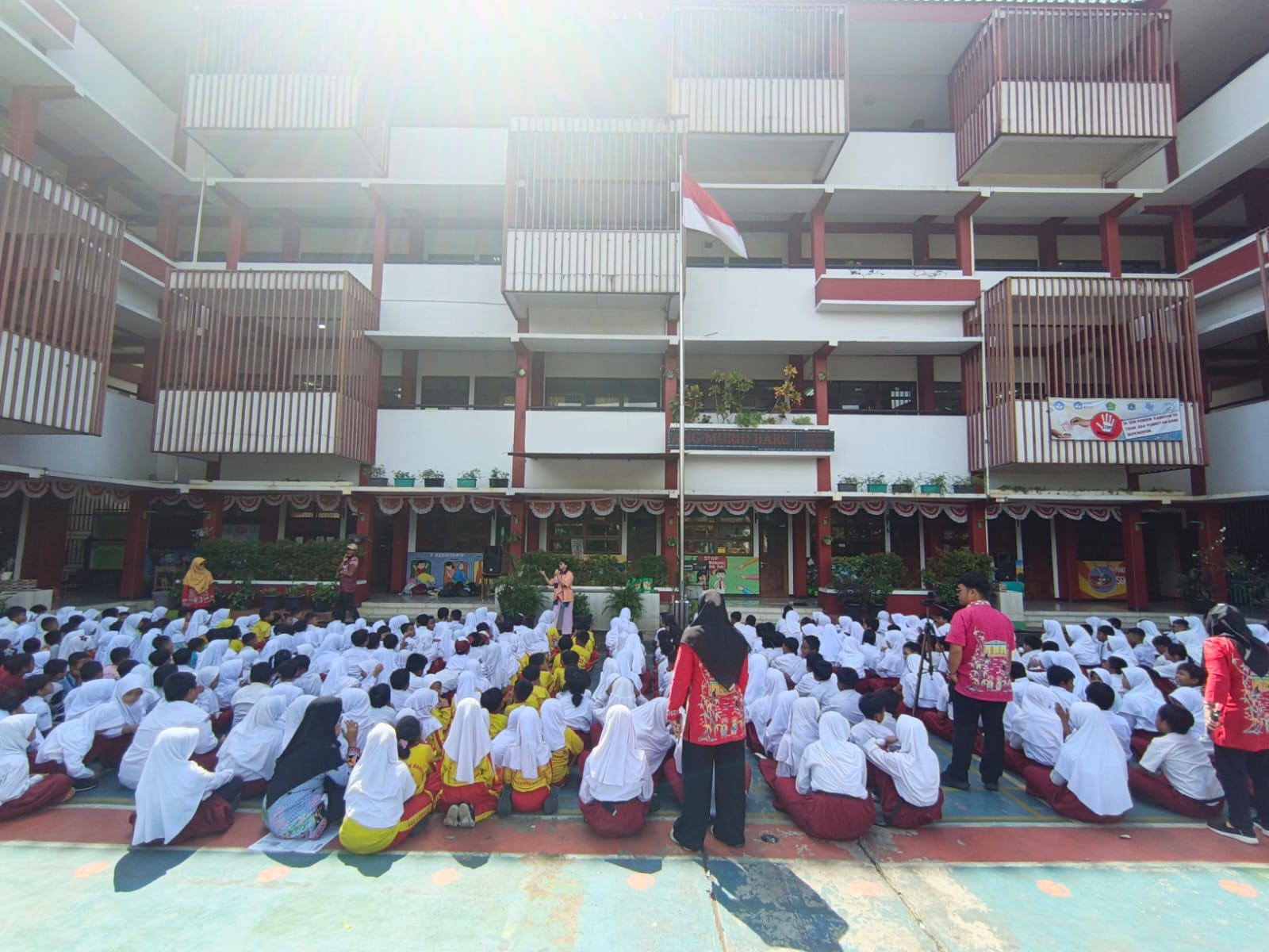 Wisata LiterAsyik Ke SDN Pondok Ranggon 03